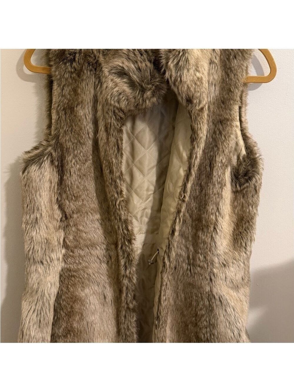 Banana Republic Faux Fur Vest - Picture 5 of 13